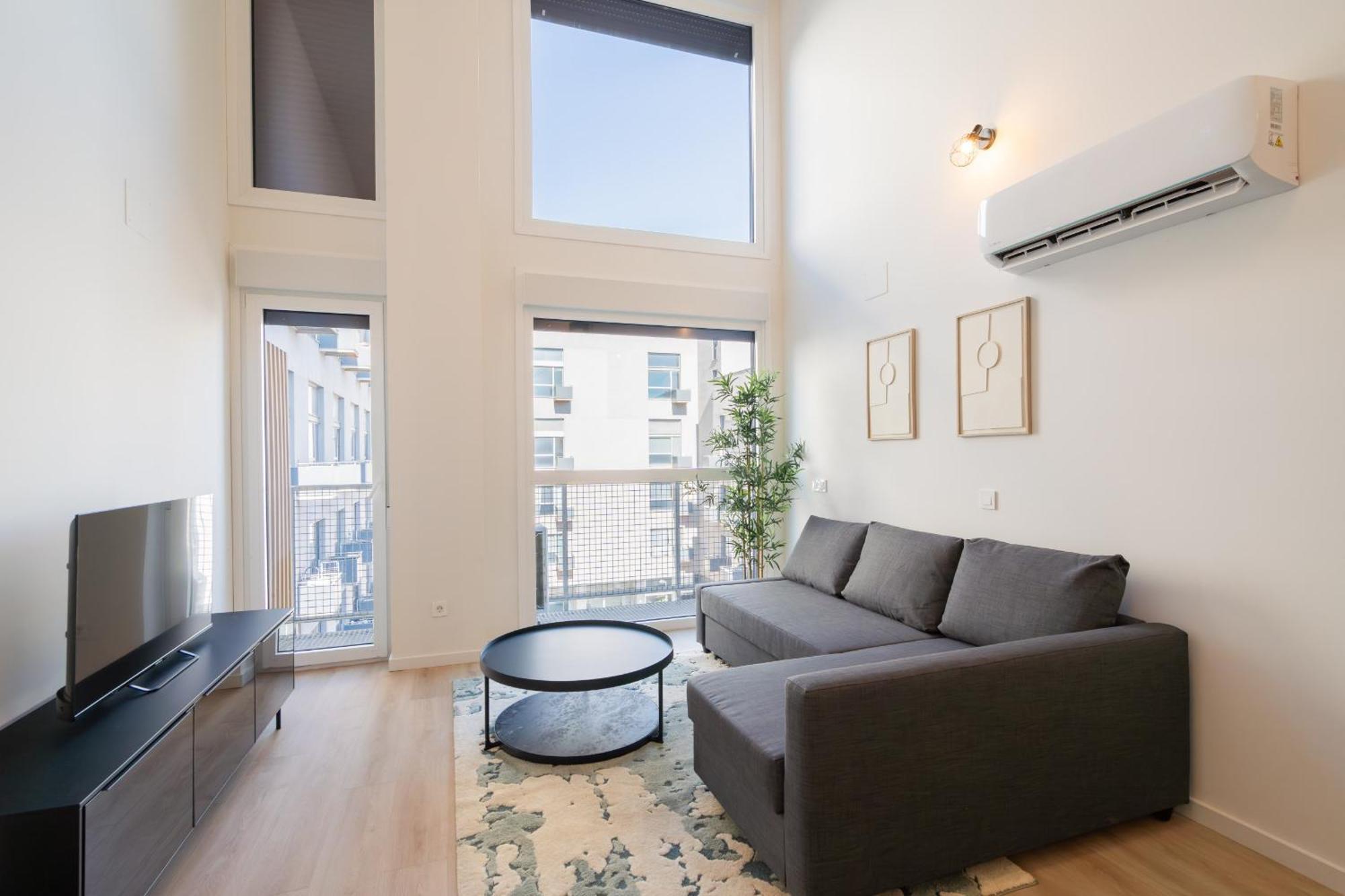 Appartement Loft Reformado Industrial Con Garaje Alquiler Temporal à Madrid Extérieur photo